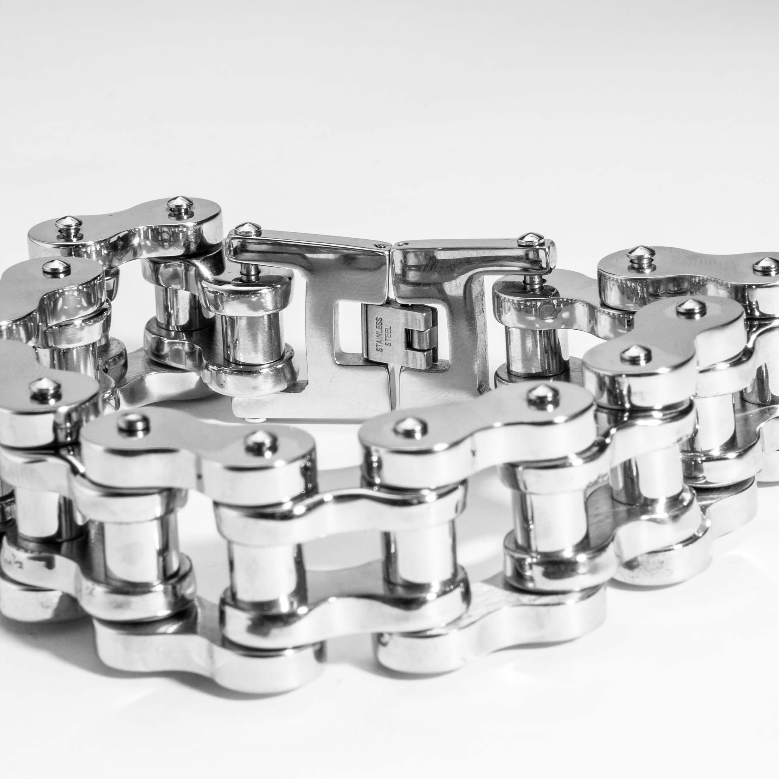 Biker's Pride: Chain Link Motorcycle Bracelet